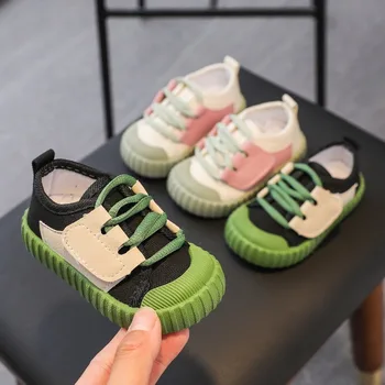 Детская прогулочная обувь для малышей 2023 Four Seasons, Новая парусиновая обувь для девочек 1-2 лет с мягкой подошвой, дышащая для новорожденных девочек.